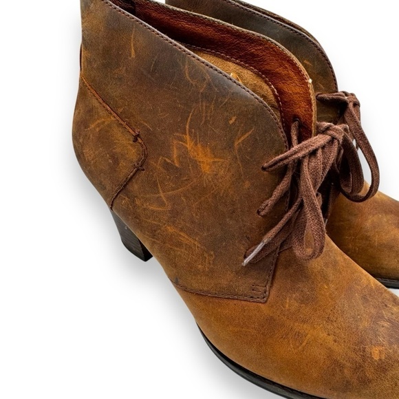Clarks Indigo Distressed Nubuck Leather Lace Up Ankle Boots, Brown, Size 9.5 - Picture 6 of 12
